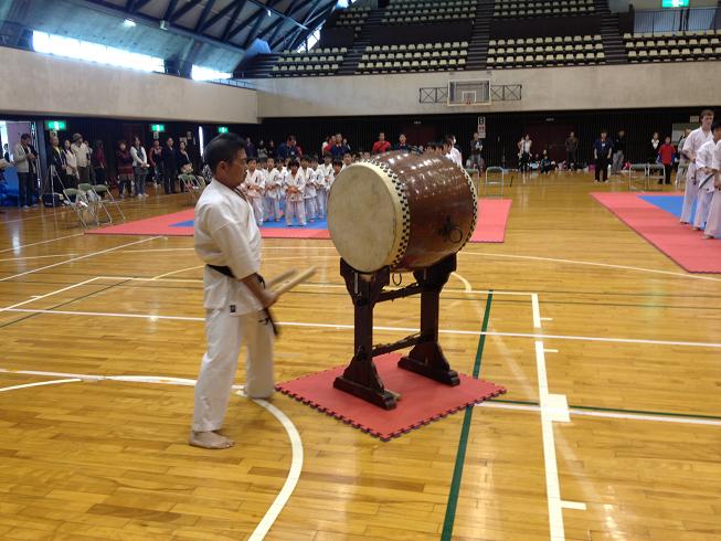 終戦直後、「ギブミーチョコレート」と生きた英語を学んだ石原初段は広島県支部では数少ない通訳の一人