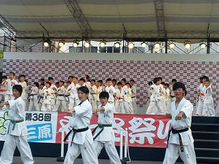 右端の佐々木初段の髪型、あれはないじゃろ。。。っと思っている中田初段♪