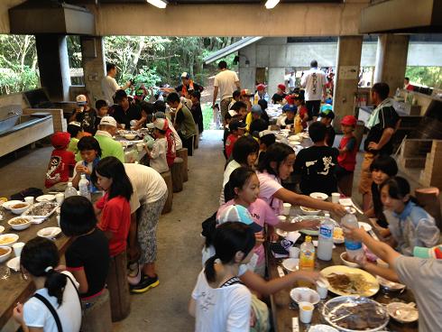 ２日目のメインイベント！久保弐段の焼いた肉と西原初段の焼いた肉の品評会です！