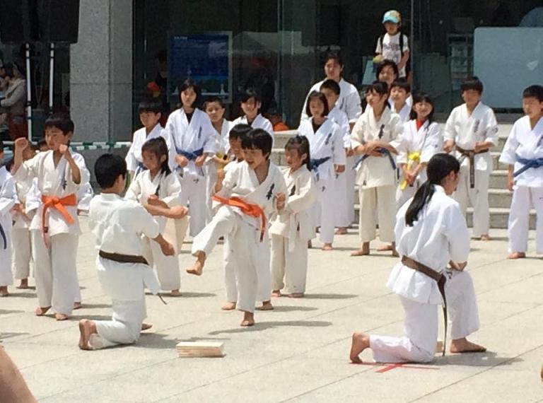 今回は持ち手も中学生が担当！！みんな少年部から続けている道場生たちです。立派に成長してます(^^)/