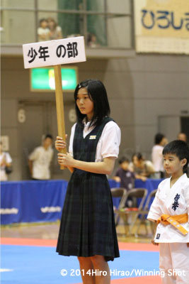 少年部出身みなみちゃん！去年もプラカード持ってくれました。来年も頼んだよ！